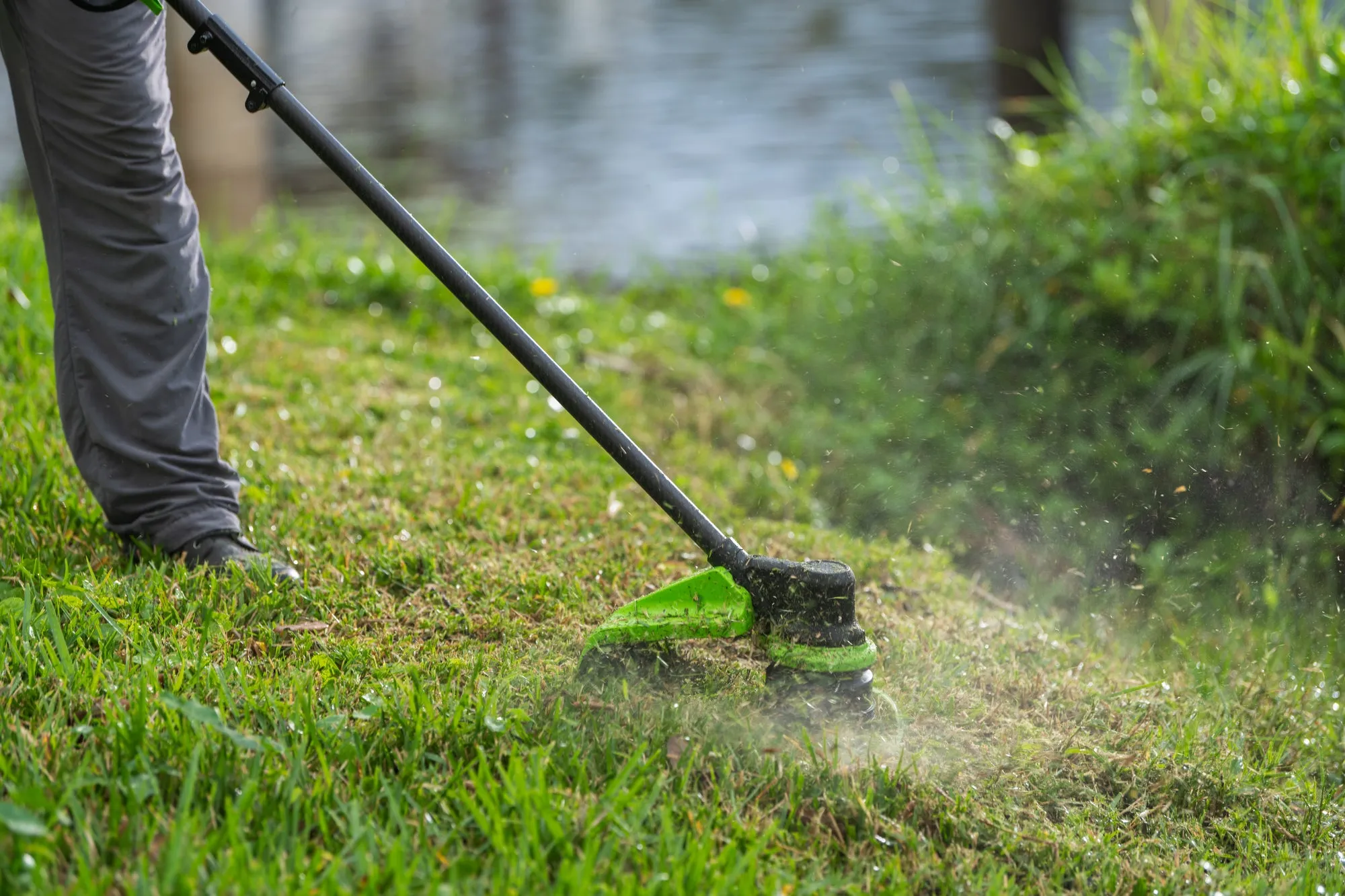 60V 17" Cordless Battery Brushless String Trimmer w/ Carbon Fiber Shaft w/ 4.0Ah Battery & Charger