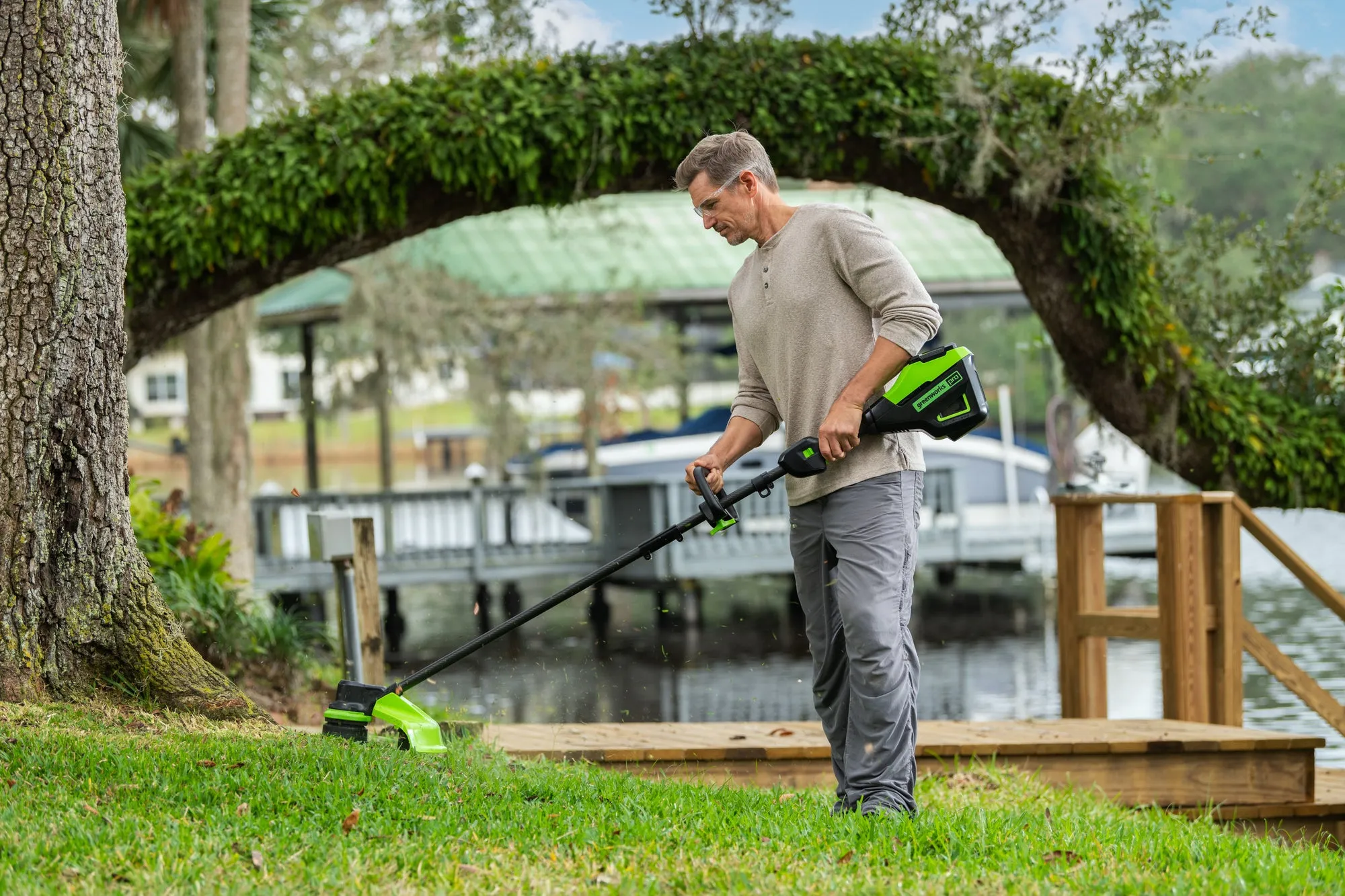 60V 17" Cordless Battery Brushless String Trimmer w/ Carbon Fiber Shaft w/ 4.0Ah Battery & Charger